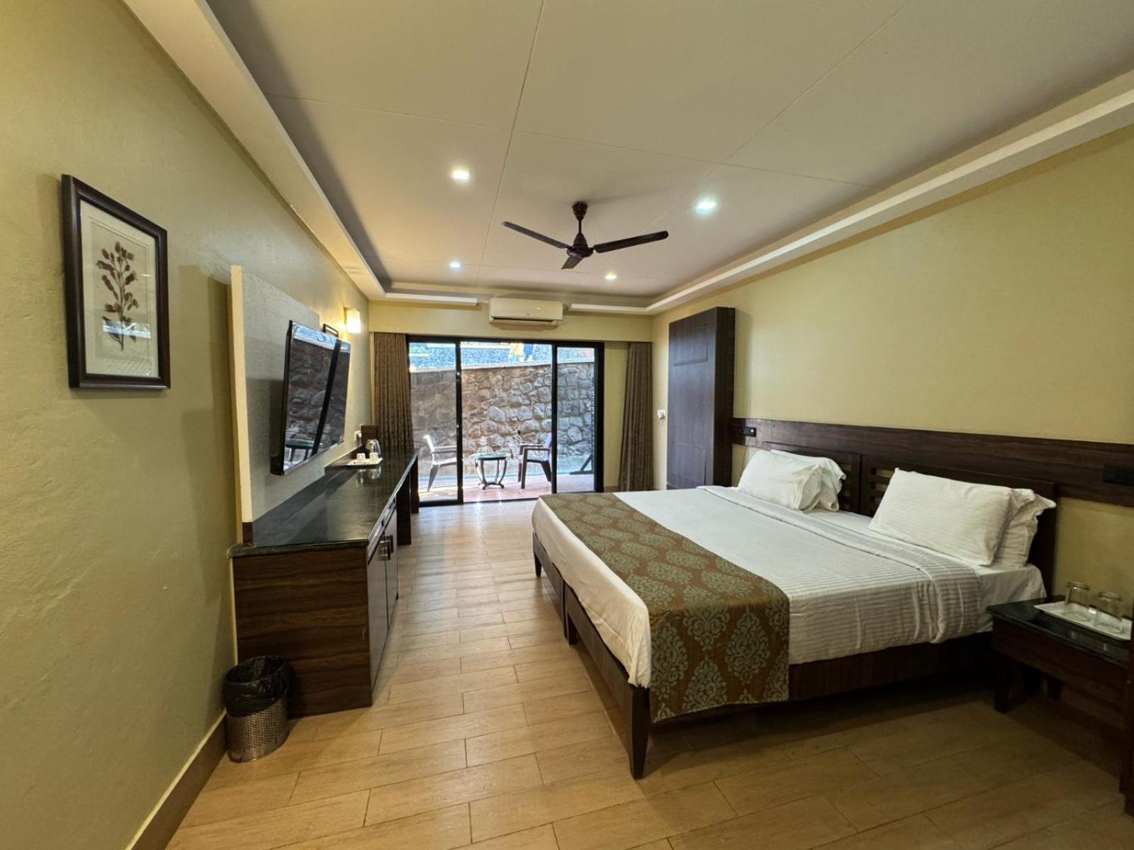 Upper Deck Resort - Stay And Relax At The Highest Peak 로나발라 외부 사진