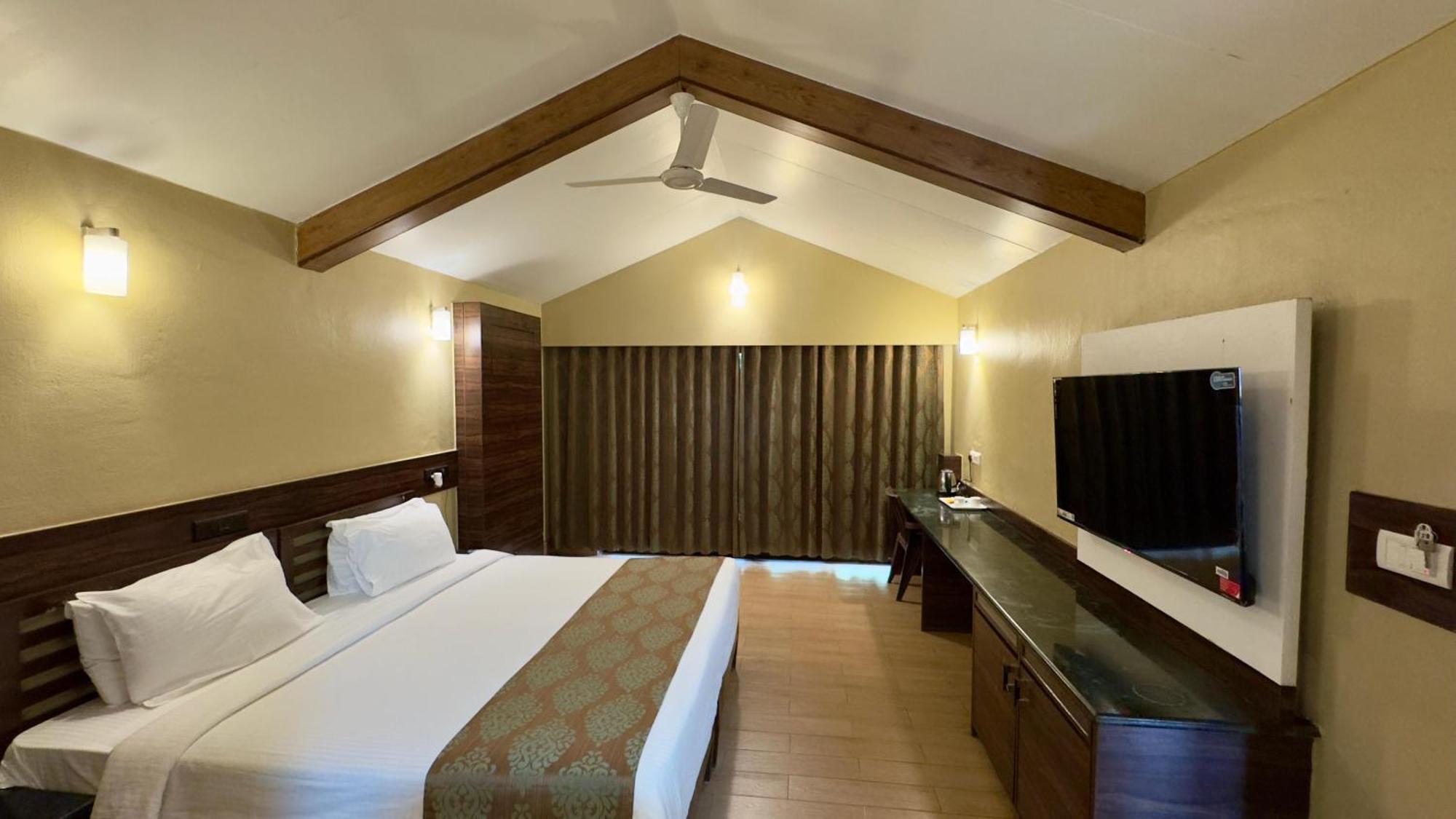 Upper Deck Resort - Stay And Relax At The Highest Peak 로나발라 외부 사진