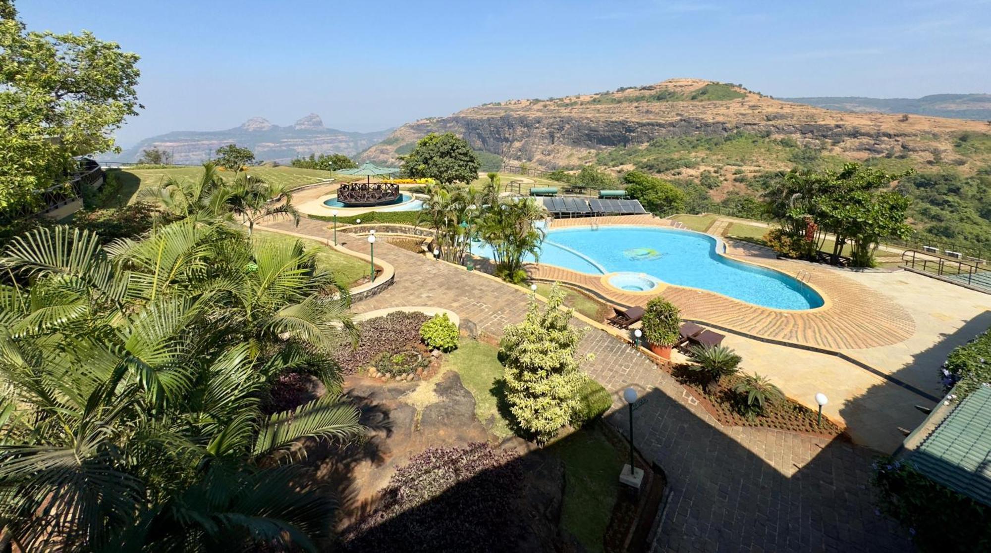 Upper Deck Resort - Stay And Relax At The Highest Peak 로나발라 외부 사진