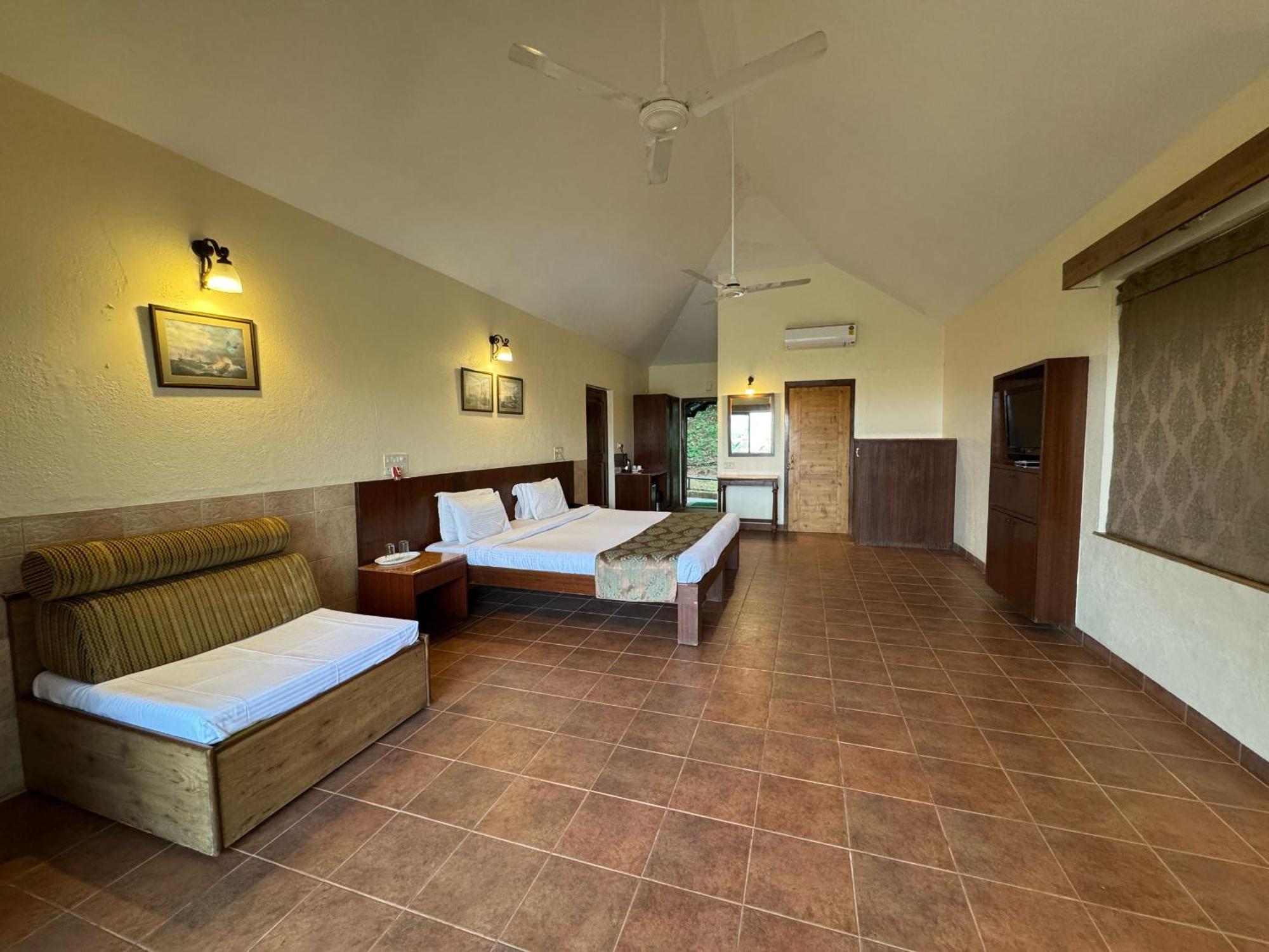 Upper Deck Resort - Stay And Relax At The Highest Peak 로나발라 외부 사진