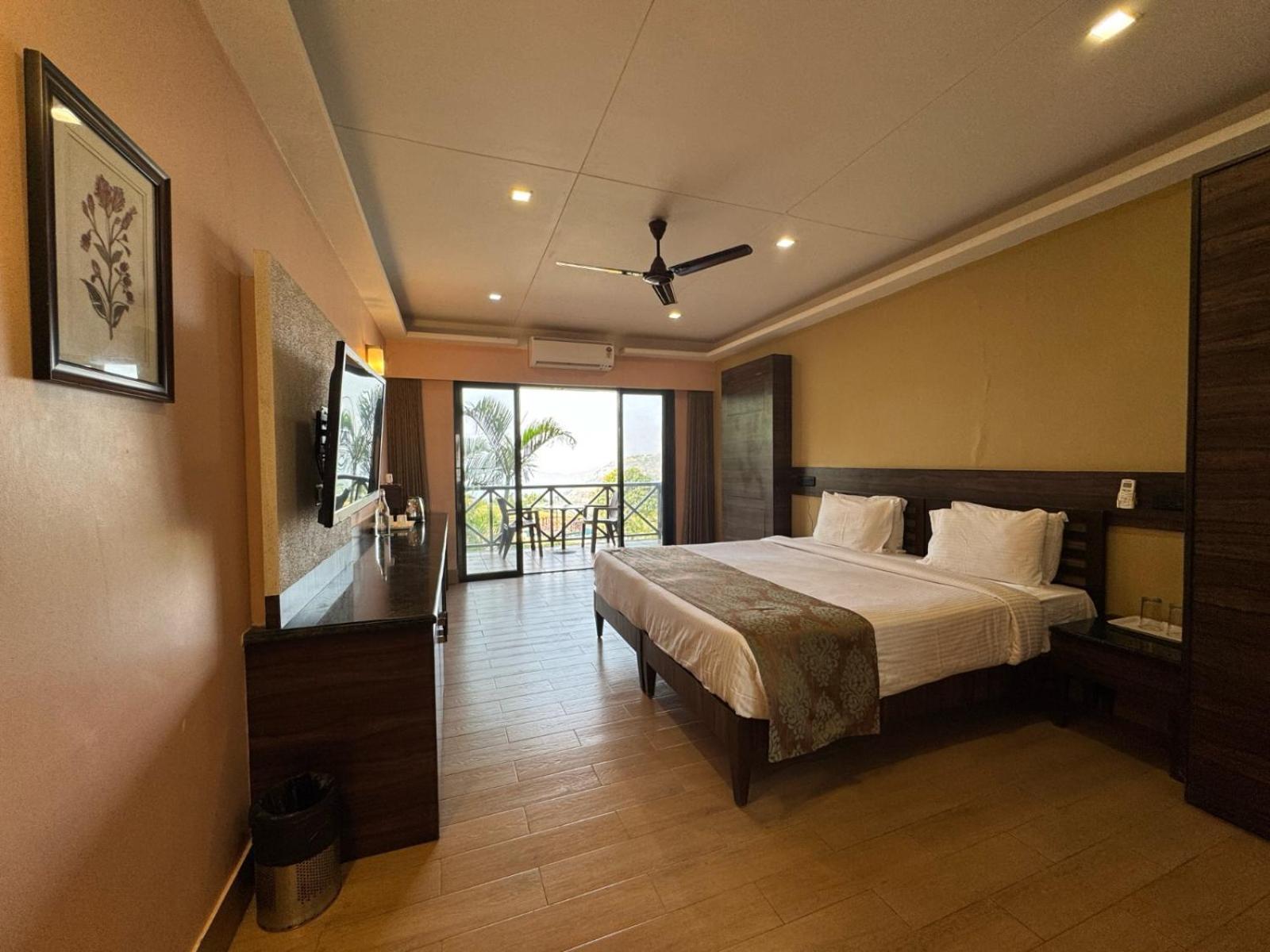 Upper Deck Resort - Stay And Relax At The Highest Peak 로나발라 외부 사진