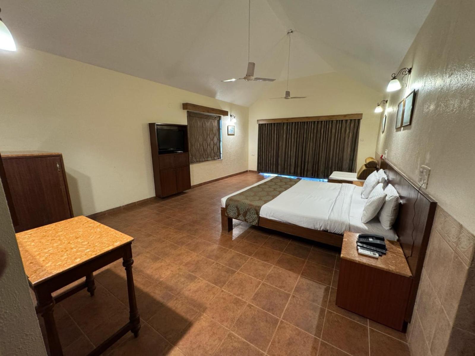 Upper Deck Resort - Stay And Relax At The Highest Peak 로나발라 외부 사진