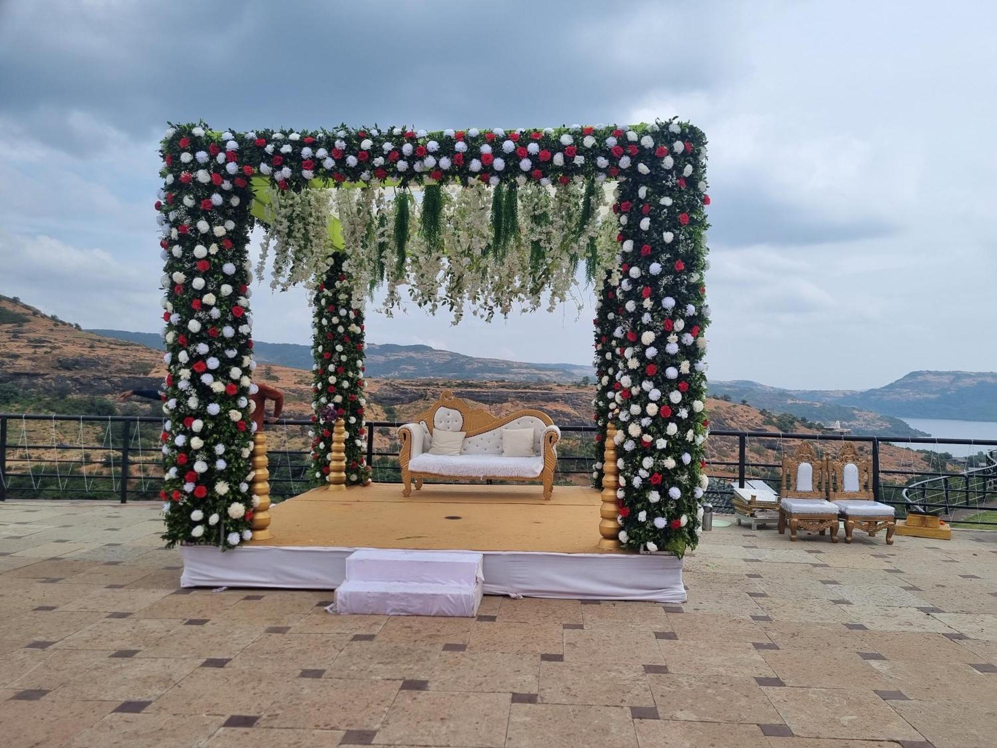 Upper Deck Resort - Stay And Relax At The Highest Peak 로나발라 외부 사진